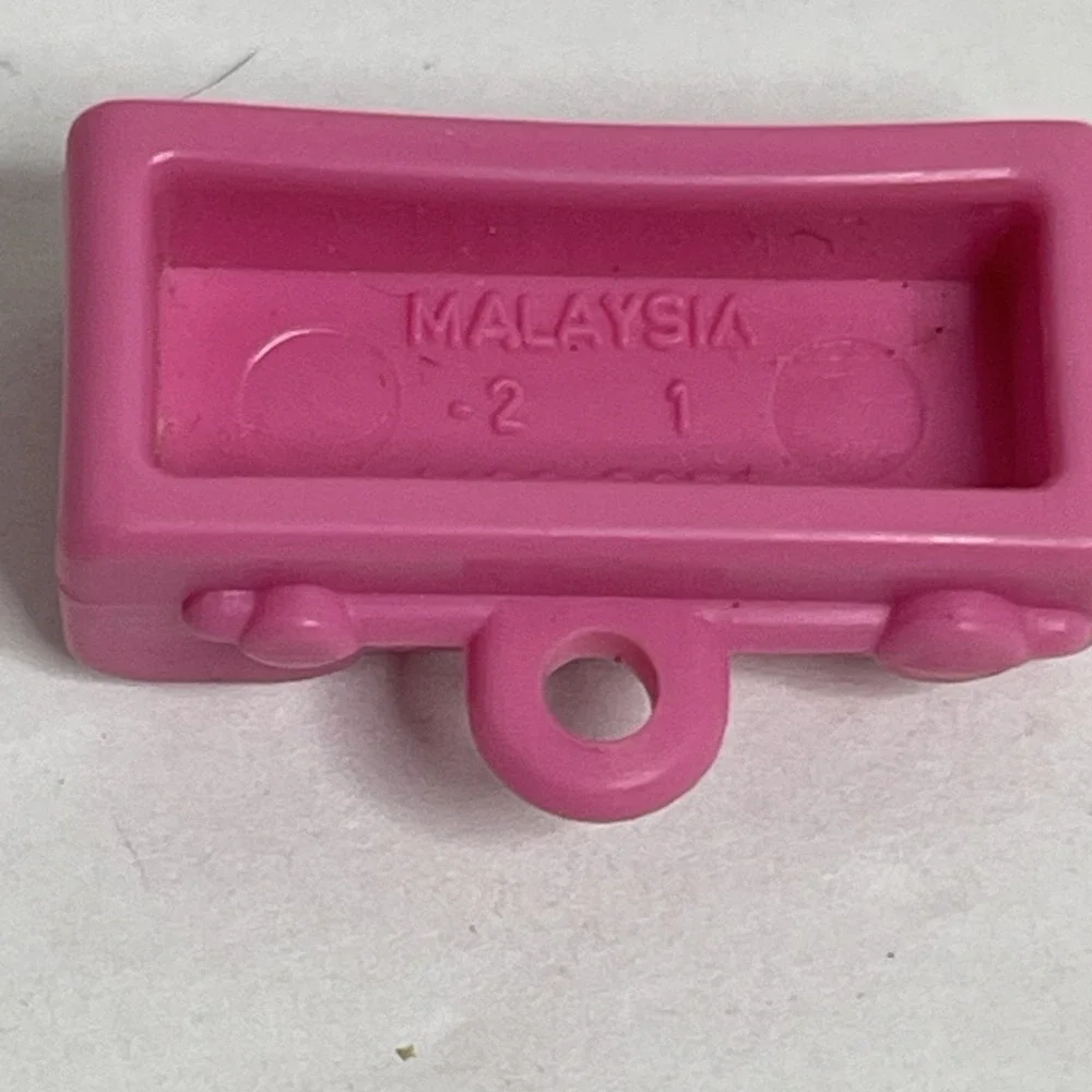 VINTAGE 1980's MATTEL BARBIE DOLL PINK PLASTIC CAMERA W STRAP CALIFORNIA DREAM